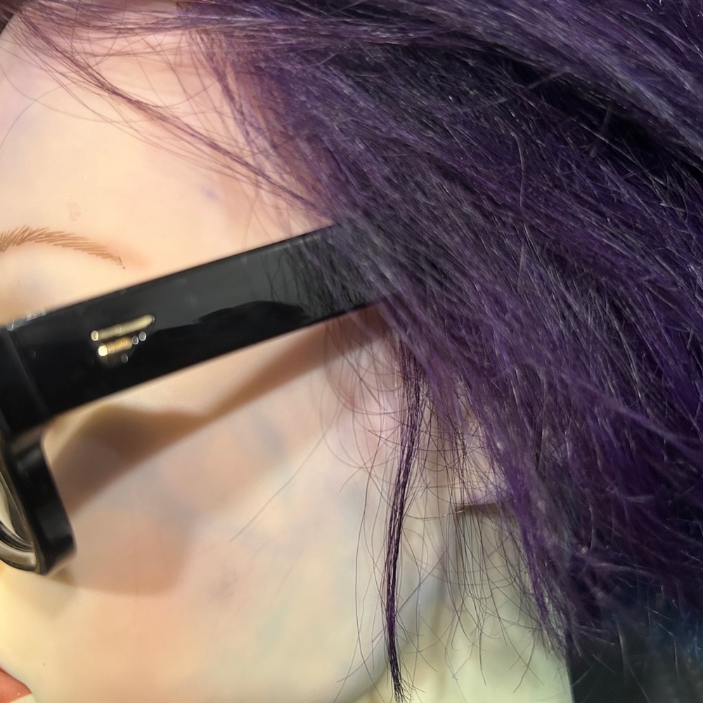 Chic Black Rectangular Sunglasses - image 7